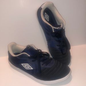 Men’s size 12 navy blue Umbro